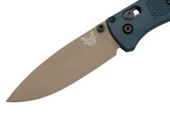 Benchmade Bugout 535FE-05 Crater Blue Grivory, Flat Dark Earth Cerakote, Couteau De Poche -Chic Couteaux Magasin BE535FE 05 03 benchmade