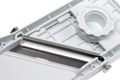 Mandoline Benriner Super, 951110, 9,5 Cm 12 Mandoline Benriner Super, 951110, 9,5 Cm -Chic Couteaux Magasin BEN951110 04 benriner mandoline super ben951110 04