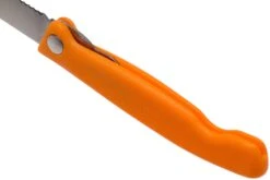 Victorinox SwissClassic 6.7836.F9B Couteau à Légumes Pliant Dentelé, Orange 13 Victorinox SwissClassic 6.7836.F9B Couteau à Légumes Pliant Dentelé, Orange -Chic Couteaux Magasin VT6 7836 F9B 05 victorinox