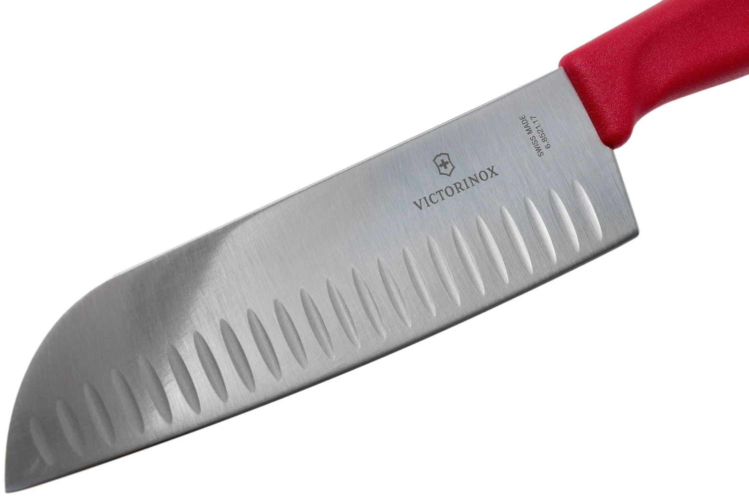 Victorinox SwissClassic 6.8521.17B Santoku Avec Alvéoles 17 Cm, Rouge 5 Victorinox SwissClassic 6.8521.17B Santoku Avec Alvéoles 17 Cm, Rouge – Image 3