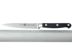 Zwilling - Professional « S » Couteau à Larder Et à Garnir 9 Zwilling - Professional « S » Couteau à Larder Et à Garnir -Chic Couteaux Magasin ZW31020 130 04 zwilling professional s 31020 130 officemes d4